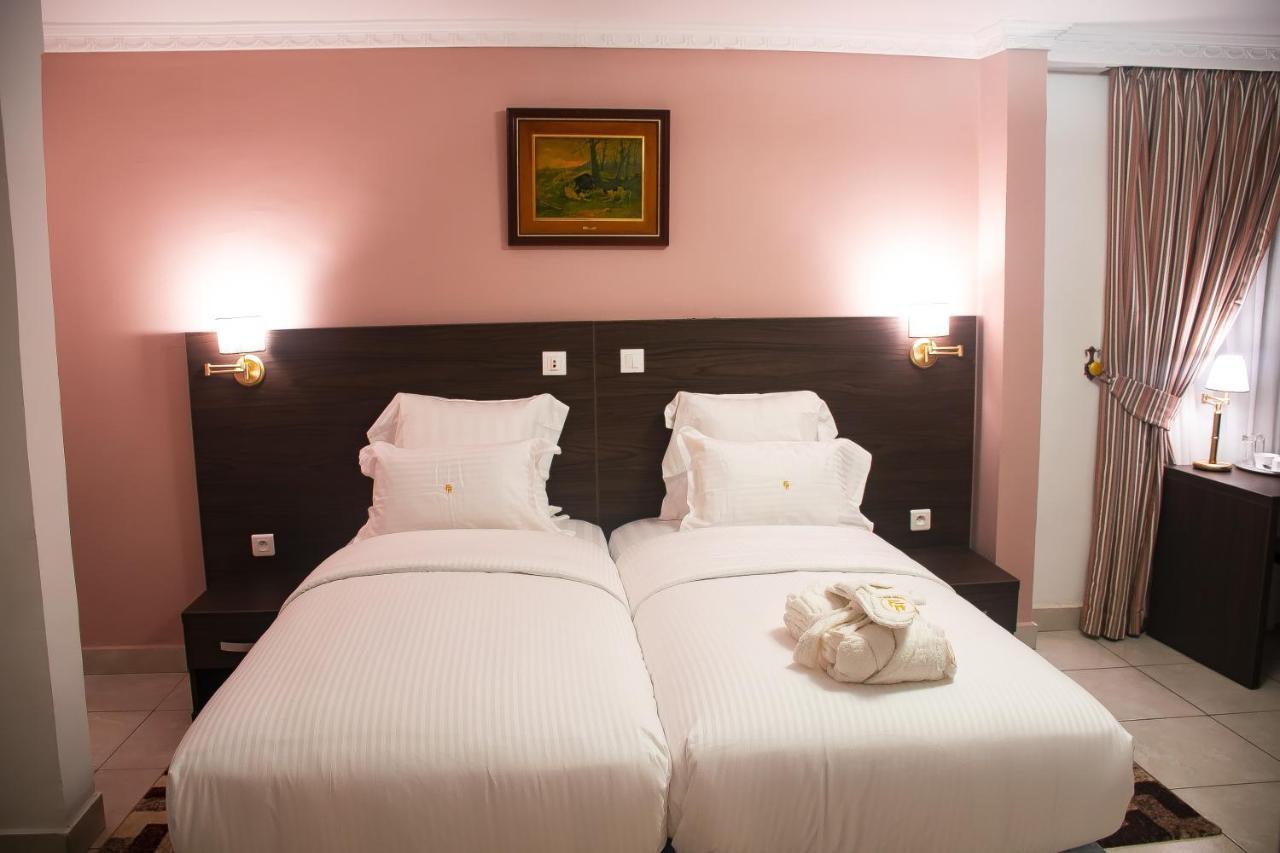 Faya Hotel Douala Exterior photo